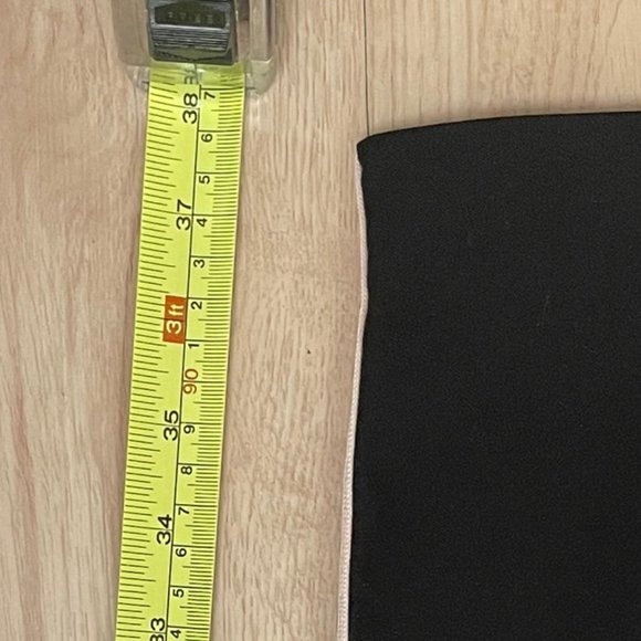 REITMANS / High Rise Slim Leg Black with Pink Pin Strip / Size 10 - Picture 9 of 11